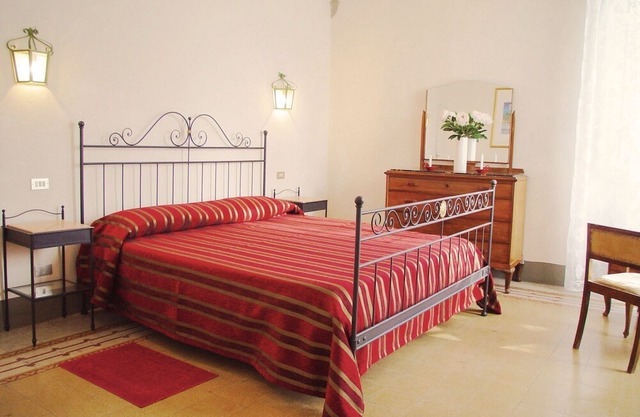 Villa in San Gennaro with 6 bedrooms sleeps 12
