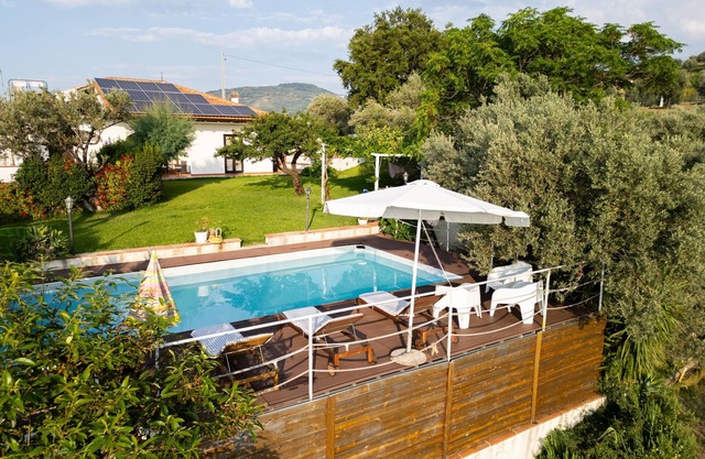 Villa in the countryside with pool