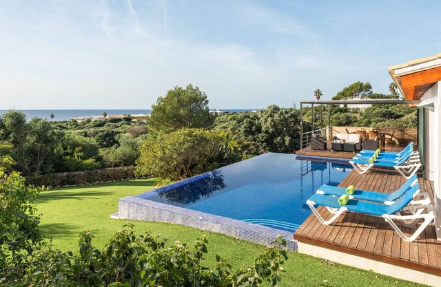 Villa Iris Torret by EscapeHome