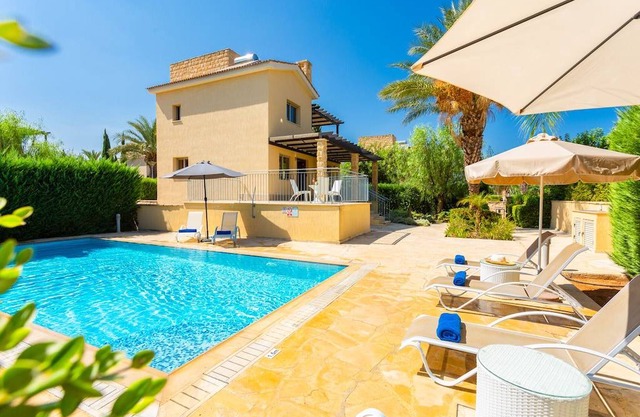 Villa Izabella - Four Bedroom Villa, Sleeps 8