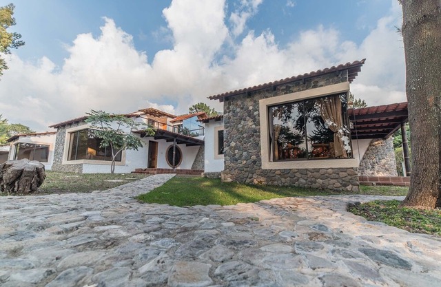 VILLA JUCANYA 2, *100% SANITIZED*