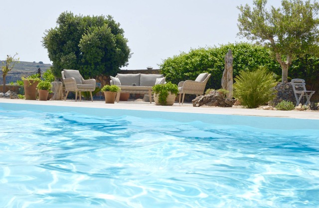 Villa Kallisto - Unique Gardens & Pool, Stunning Sea & Mountain Views