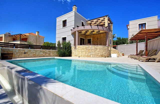 Villa Kostantina - Holiday villa with private pool 2km from the sea in Crete, Greece