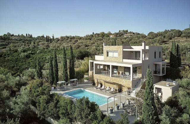 Villa La Residenza,Nafplio.Luxurious Villa with Pool,Gym & BBQ facilities!