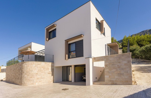 Villa Logos