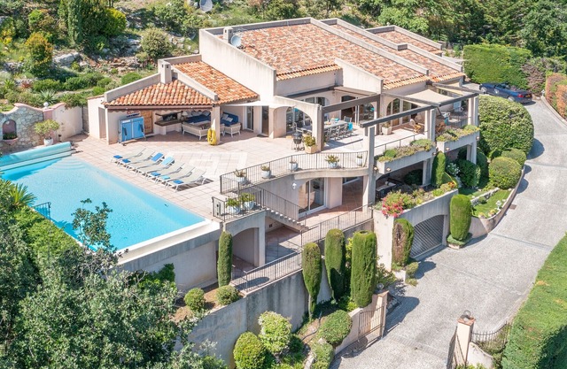 Villa Lou Bea - Luxury Holiday Villa with Panoramic Views in Cabris