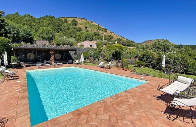 Villa Lovere - Three Bedroom Villa, Sleeps 6