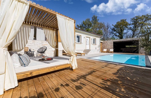 Villa Luna with heated swimming pool & E-bikes