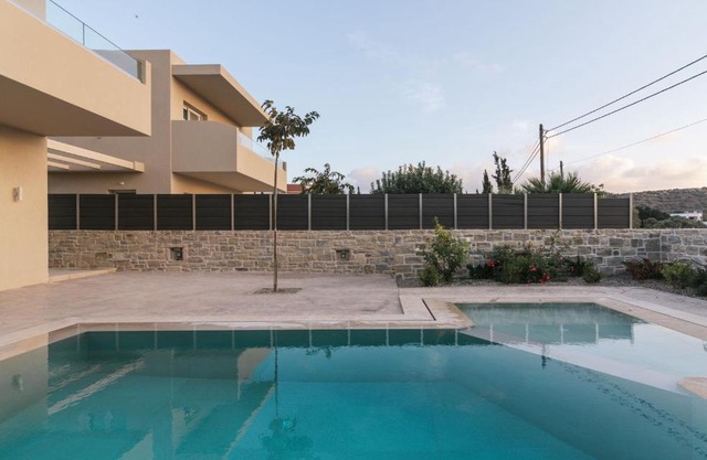 Villa Luna with swimming pool in Pitsidia