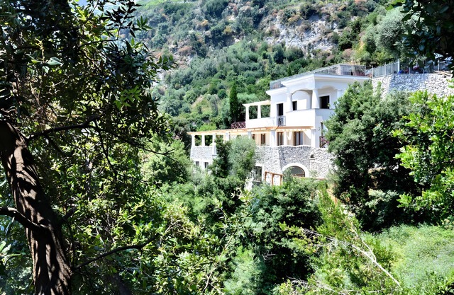 Villa 'Luxury Seaview With Jacuzzi' with Sea View, Wi-Fi and Air Conditioning