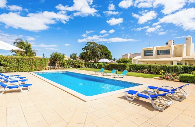 Villa Luz Figueiras - Four Bedroom Villa, Sleeps 8