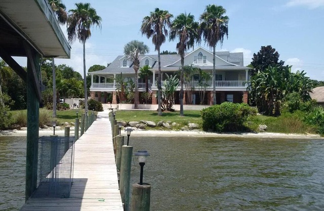 Villa Melbourne inter-coastal 2 floors 7br, heated pool