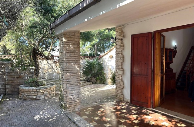 Villa Mimina with Barbecue and Parking