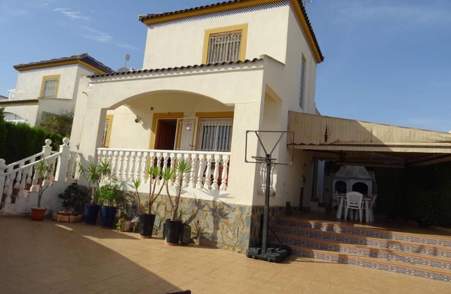 Villa Mirador de los Balcones with terrace, barbecue and community pool