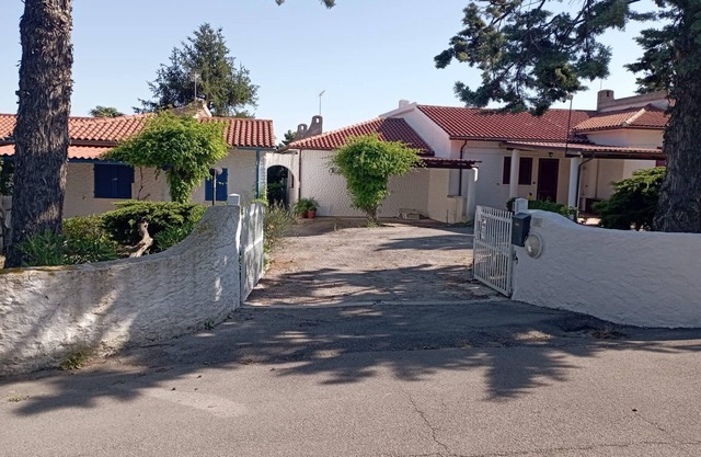 Villa mit privatem Garten 1,5 km vom Meer entfernt