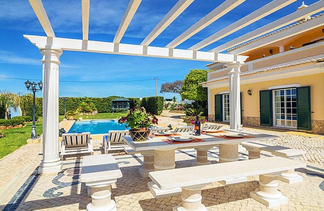 VILLA MONTE VELHO