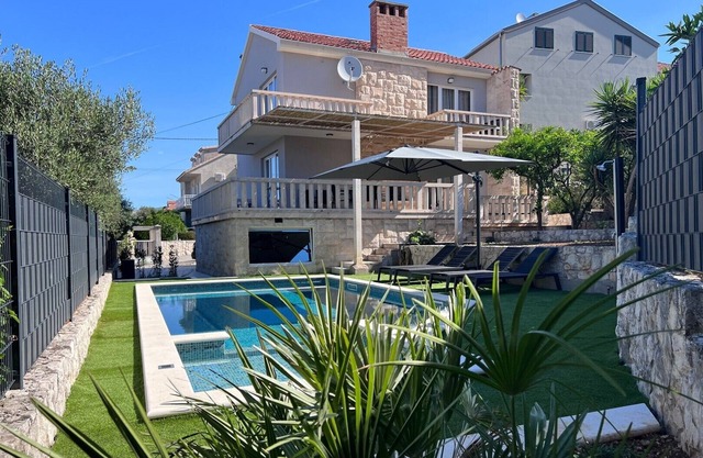 Villa Moreta with heated pool, Sauna, Hot-tub