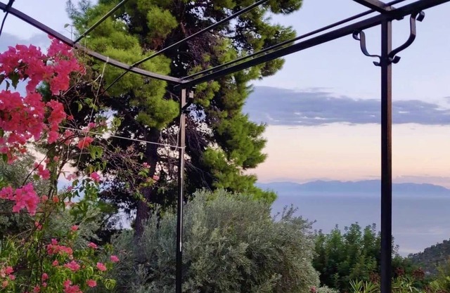 VILLA MYRTO - Beautiful see-view villa in Stafilos