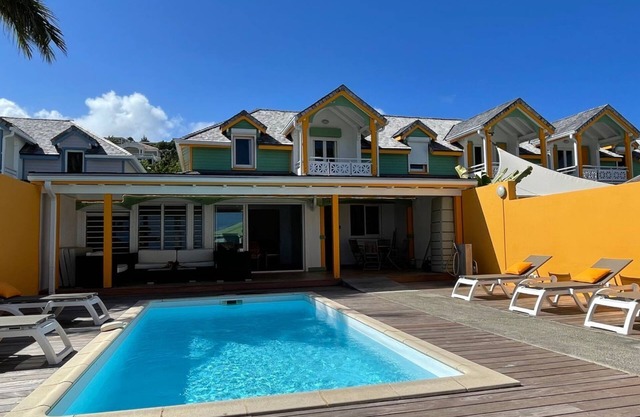 Villa NATICA, Piscine Privée, 150m plage d’Orient Bay Citerne