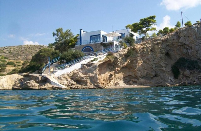 Villa Nikolitsa with privet beach