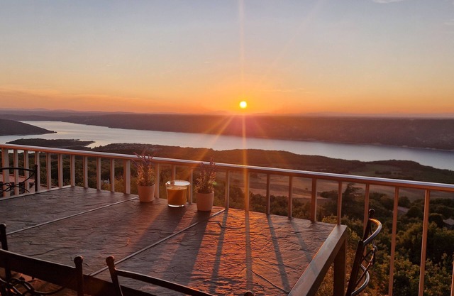 Villa OVerdon - Panoramic view of Lake Sainte Croix ☆