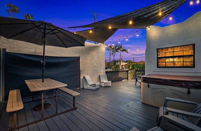 Villa Palma - Private home with hot tub and large backyard