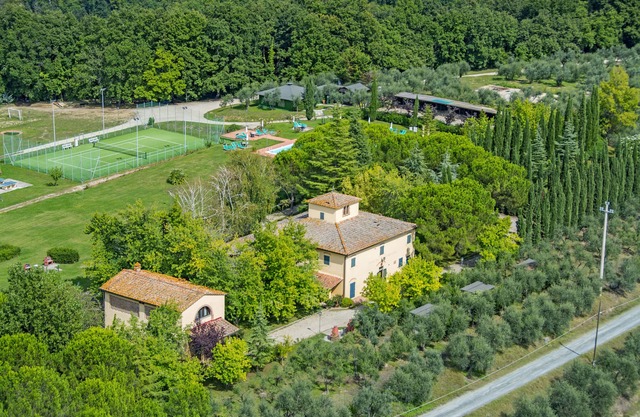 Villa Panconesi Two bedroom apartment (1) on the first floor "COLOMBAIA"