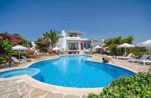 VILLA PARI MANDA - Enormous 3 Levels Villa Private Pool Jacuzzi & BBQ Sea View