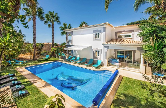 Villa Paris - Seven Bedroom Villa, Sleeps 14