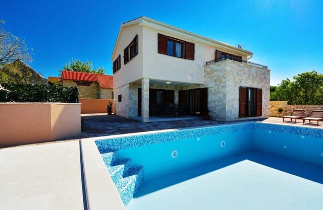 VILLA PAULA WITH PRIVATE POOL