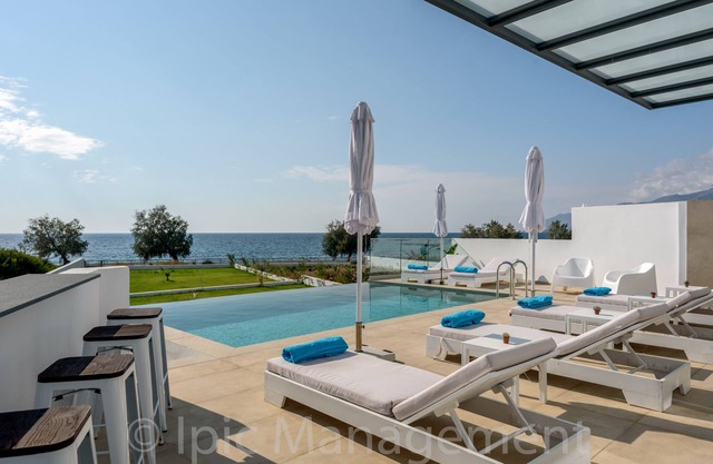 Villa Pelagia - Sea Front Villa Pelagia