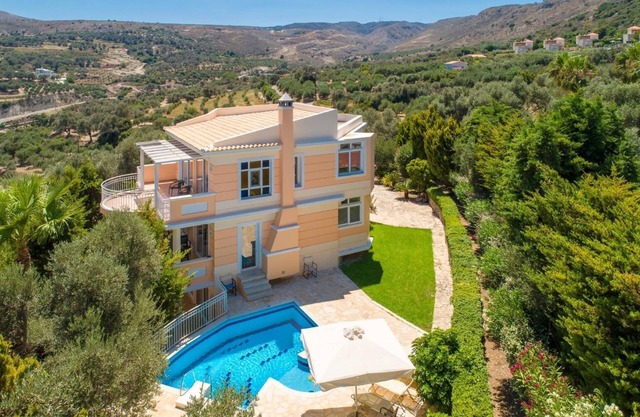 Villa Pelagos - Five Bedroom Villa, Sleeps 10