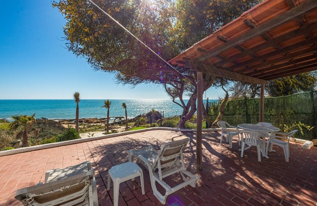 Villa Petit Mimao is a semi detached cottage in the most spectacular frontline location