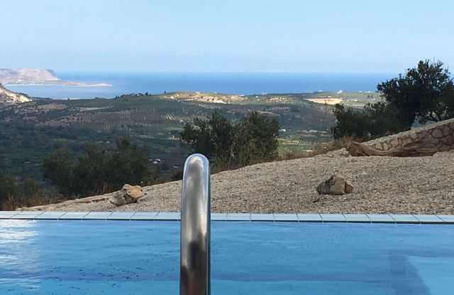 Villa Petra -Fantastic Sea and Mountain Views, High speed internet in all rooms