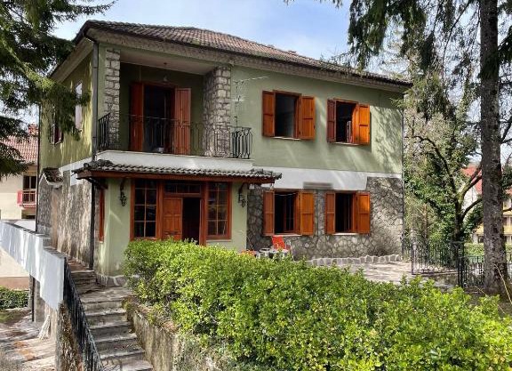 Villa prestigiosa ampie metrature