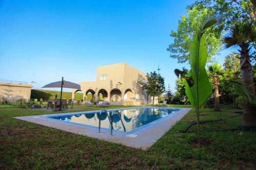 Villa Prestige avec Piscine Terrasse Spacieuse à Rabat Disponible