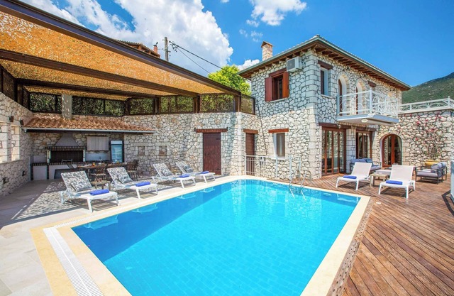 Villa Rachi - Eight Bedroom Villa, Sleeps 8