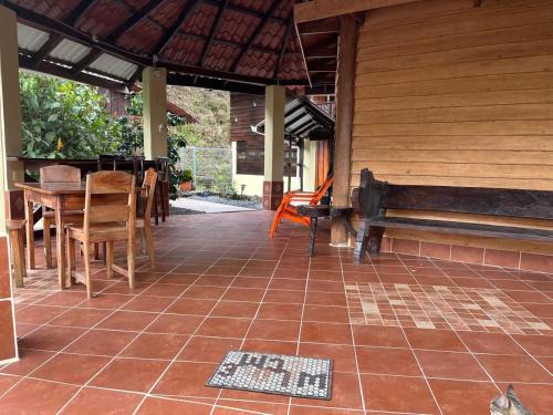 Villa Rancho con Río Privado