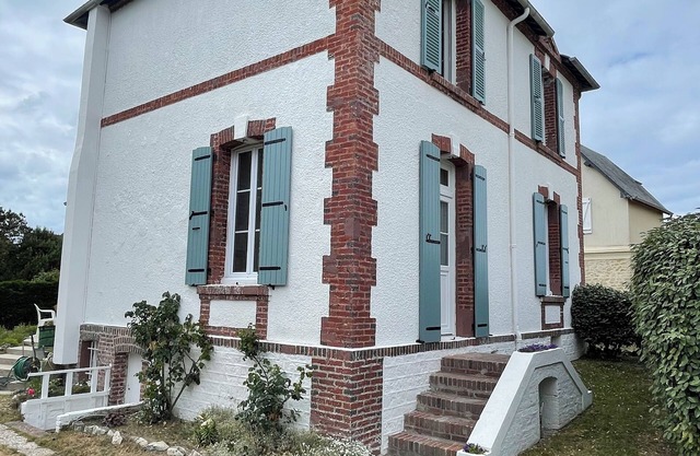 Villa Renée, family home with sea view