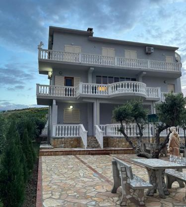 Villa RESA - Intero allogio