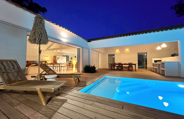 Villa Shaka, between sea, forest and marsh. Villa rated 4 stars.