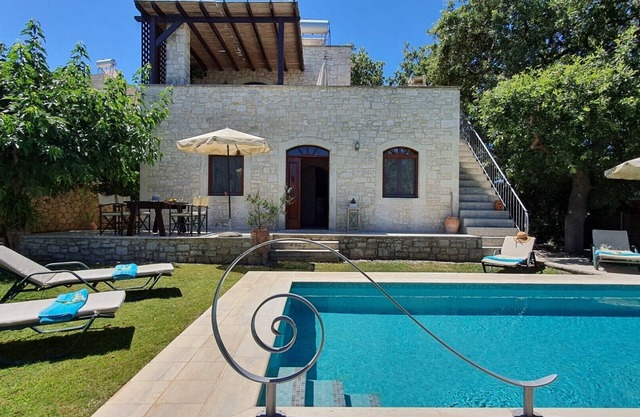 Villa Sifina, natural stone villa with sea view. 5 minutes drive to the beach,