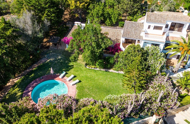 Villa Sol - Pine Gardens