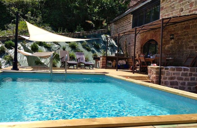 Villa spacieuse à Noailhac avec piscine privée