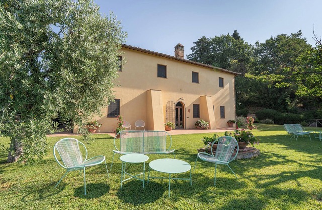 Villa Spoianello, with infinity Pool in Chianti.