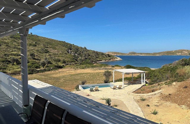 Villa Sun. Splendid 4 bedroom house for your vacations. panoramic sea view!