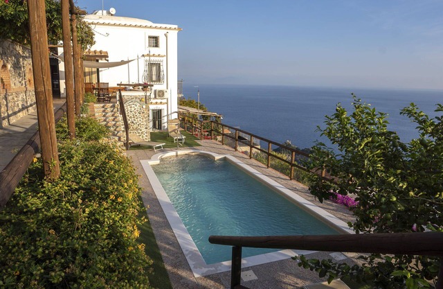 Villa Sunrise, pool and seaview in Amalfi Coast