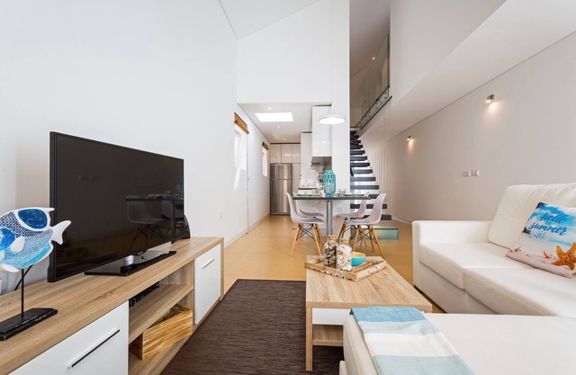 Villa Sunset Residence with direct access to the beach