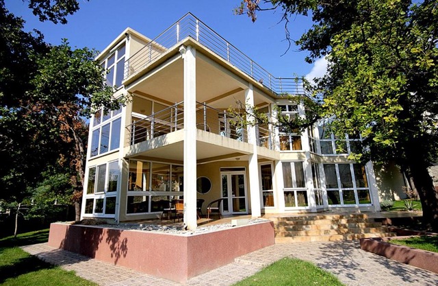 Villa Sutomore