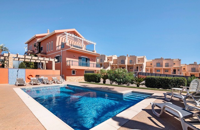 Villa 'Trindade' with Private Pool, Wi-Fi and Air Conditioning